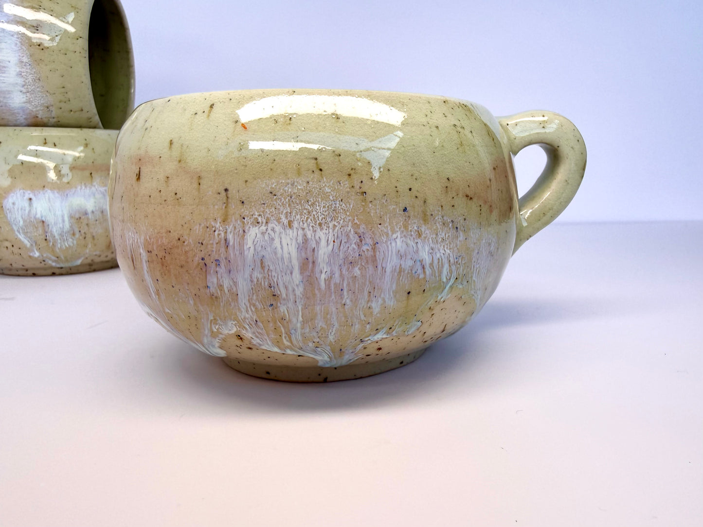 Cup mit Henkel „All clear“ with a bit of turquoise ￼
